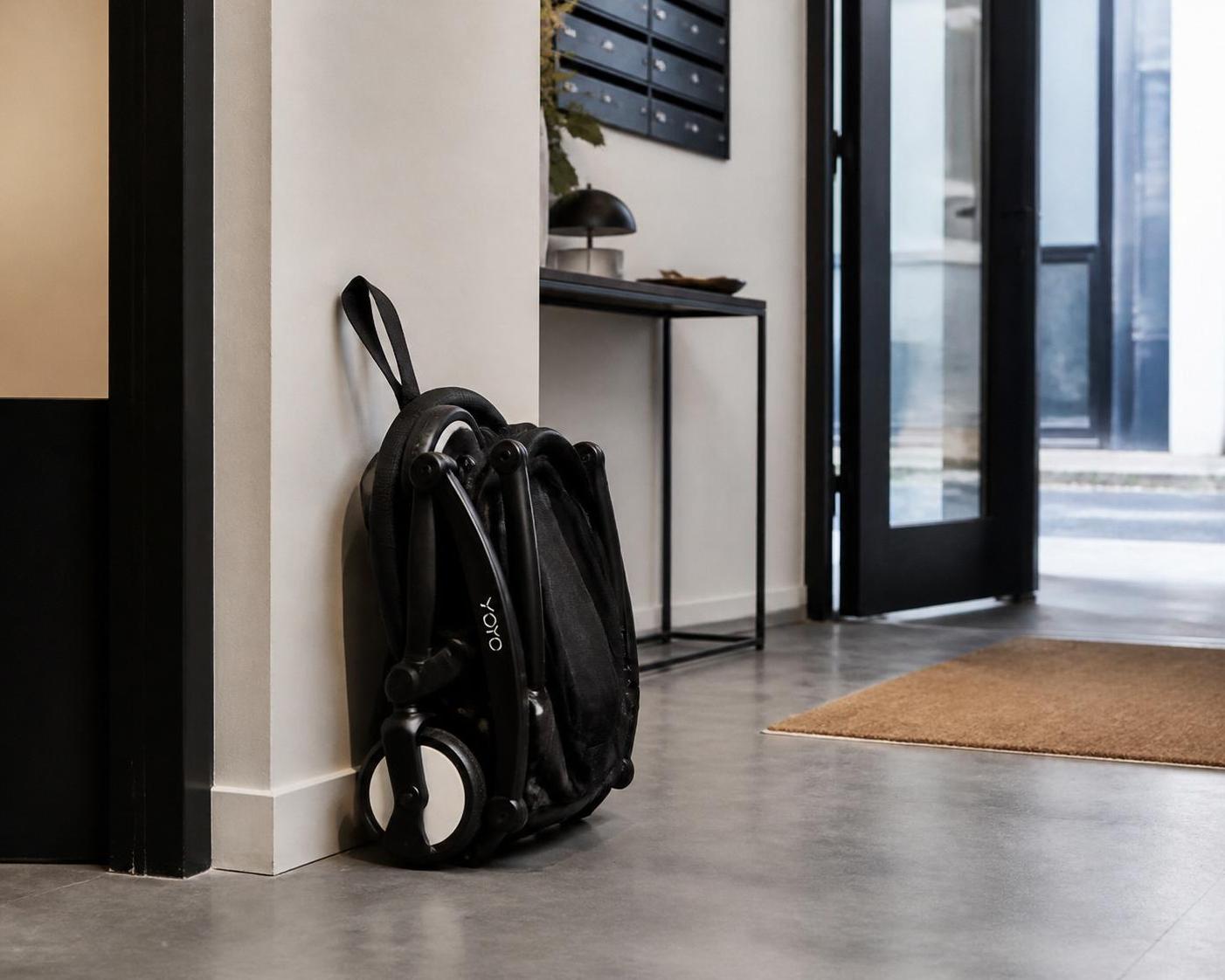 découvrez pourquoi la poussette yoyo séduit autant les jeunes parents avec son design compact, sa légèreté et sa praticité au quotidien.