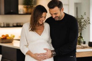 découvrez les détails surprenants de la grossesse de marie drucker, annoncée avec cyril lignac, et ce que cette heureuse nouvelle révèle sur le couple.