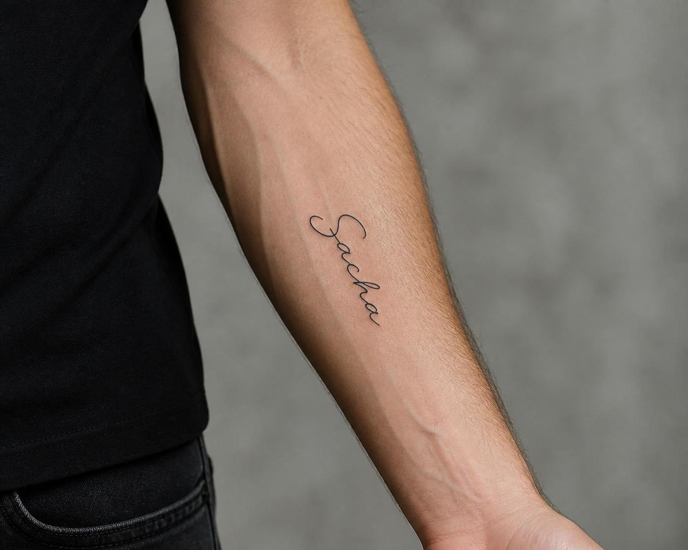 découvrez des idées de tatouages prénom pour homme alliant sobriété et masculinité, pour un dessin unique et élégant.